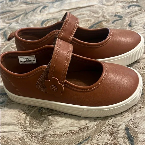 OshKosh B'gosh Brown and White Dress Shoes with Strap - Picture 4 of 7